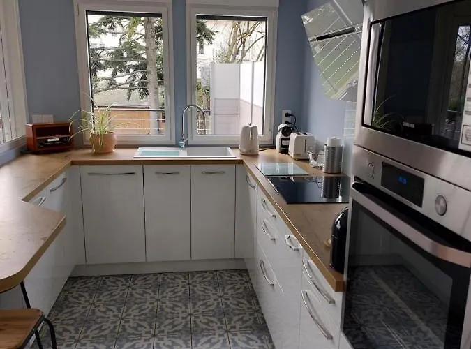 Maison Familiale Centre Avec Parking *